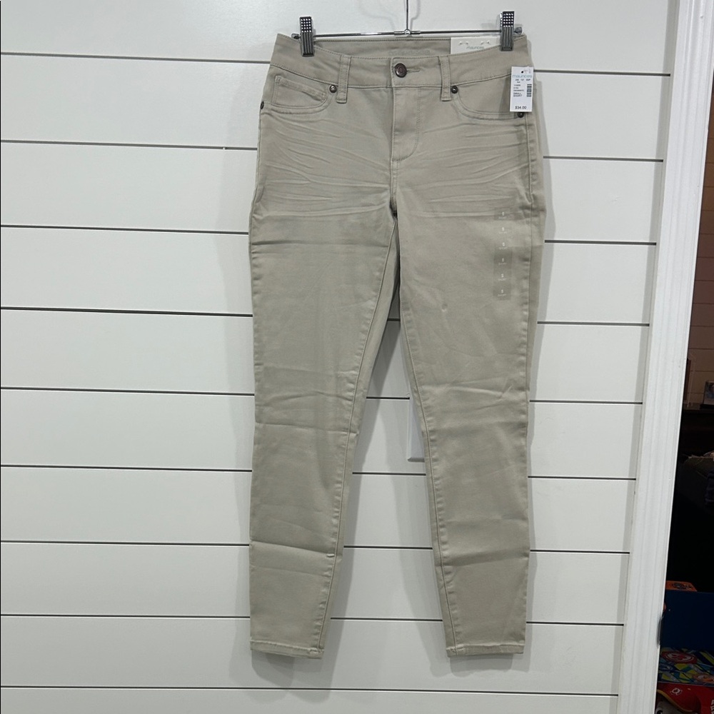 NWT Maurices Khaki Jeggings